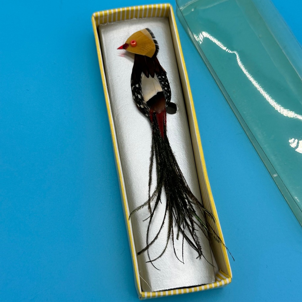 Vintage Handmade Feather Bird Figural Brooch Lapel‎ Wings Multi Color Pin RARE